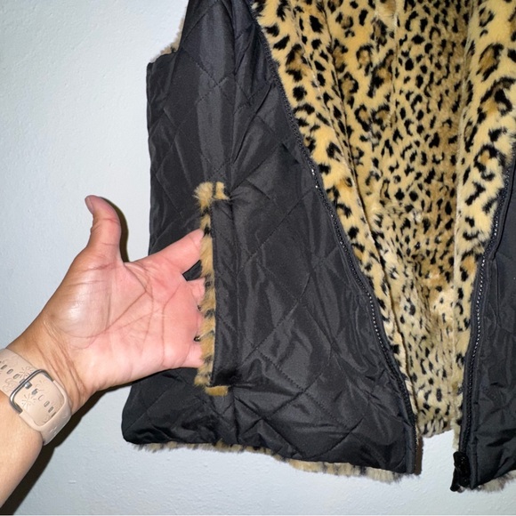 Kristen Blake Reversible Black & Leopard Faux Fur Vest - Picture 2 of 12